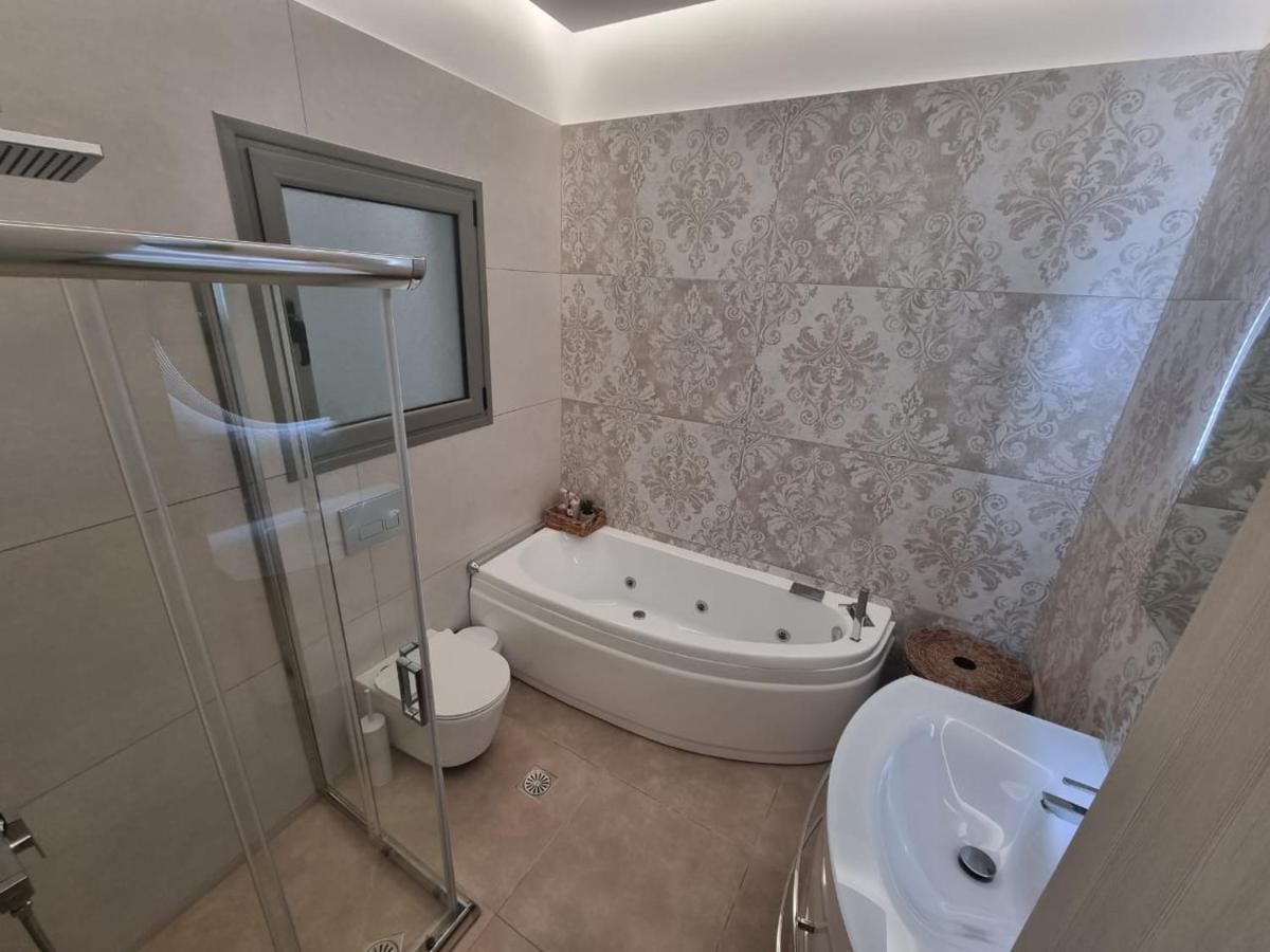 Agora Luxury Apartment 1 Loutráki Eksteriør billede