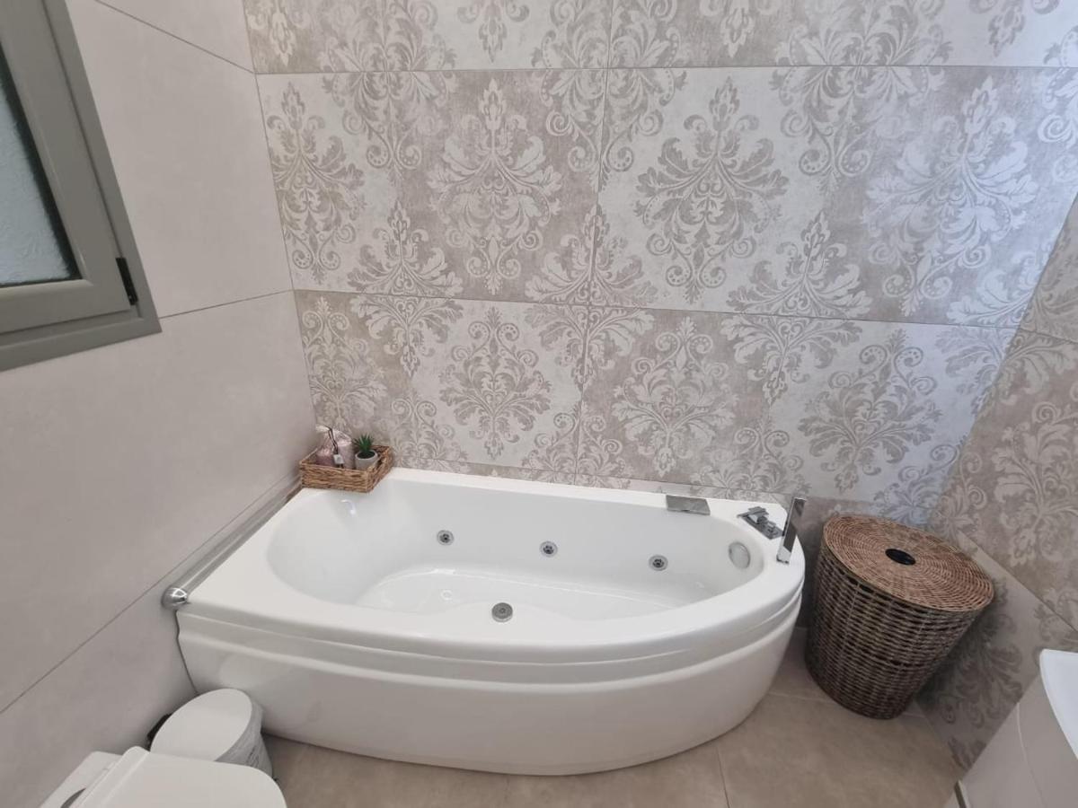 Agora Luxury Apartment 1 Loutráki Eksteriør billede